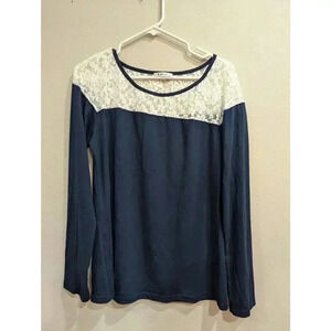 White Lace yoke top w/navy long sleeve bottom by LiCot size L